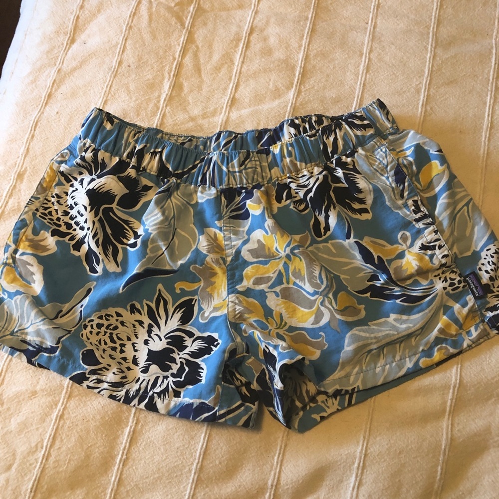 Patagonia women’s baggies size s